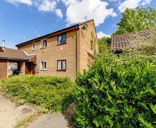 James Carlton Close, Milton picture 1